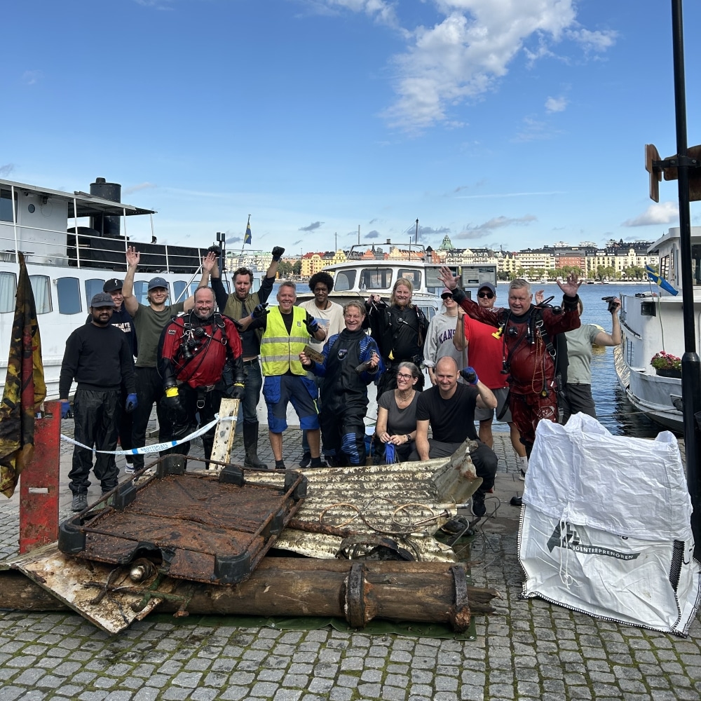 Cleanup with the NGO Hands2Ocean